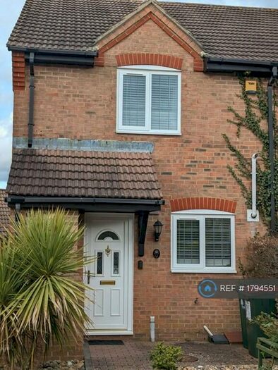 2 Bedroom End Of Terrace House To Rent In Benjamin Road, Maidenbower, Crawley, RH10