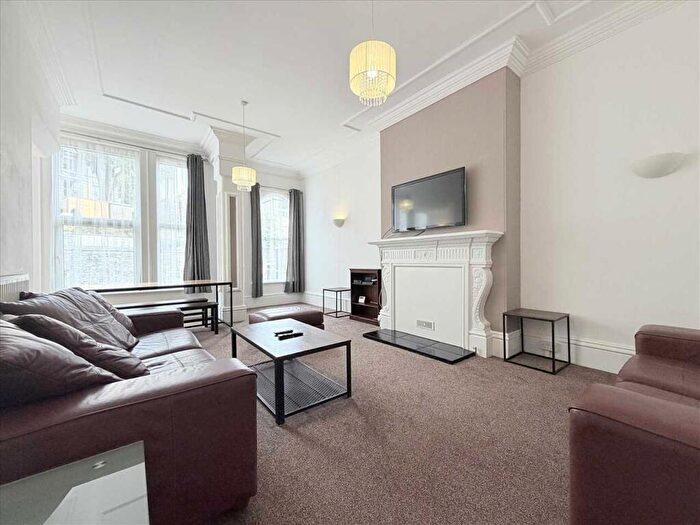 2 Bedroom Apartment To Rent In Mannamead Road, Plymouth, PL4
