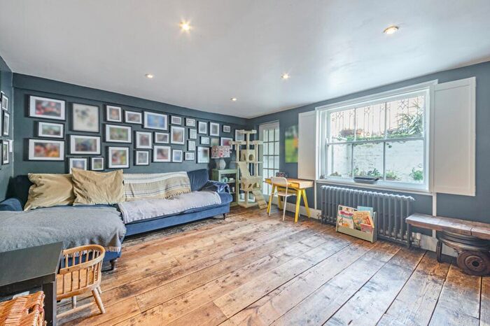 2 Bedroom Flat To Rent In Liverpool Road, Islington, N1