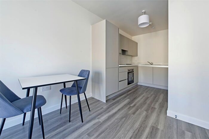 1 Bedroom Flat To Rent In Iris House, Plum Mews, Tooting, SW17
