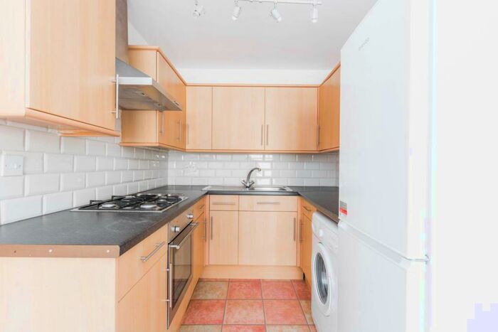 1 Bedroom Flat To Rent In Fonthill Road, Finsbury Park, London, N4