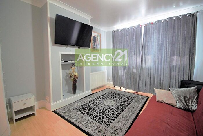 3 Bedroom Terraced House For Sale In Clifton Road, Forest Gate, E7