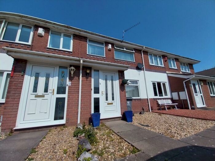 3 Bedroom Property To Rent In Shelburn Close, Grangetown, Cardiff, CF11