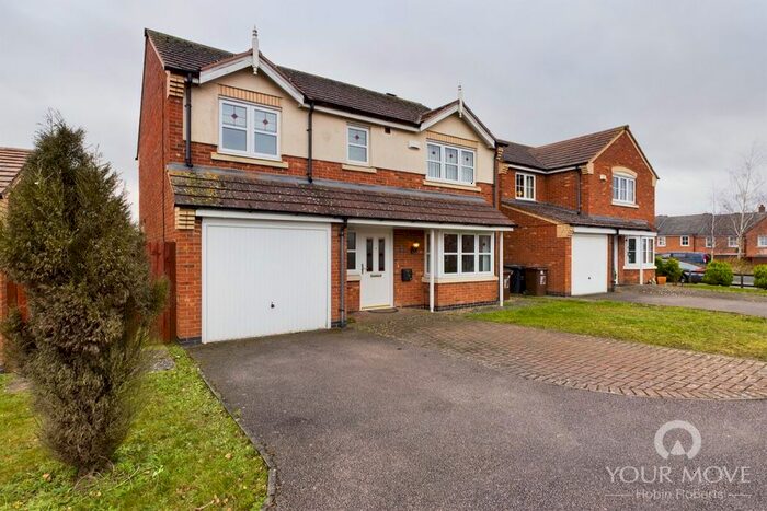 4 Bedroom Detached House To Rent In Farnborough Close, Corby NN18
