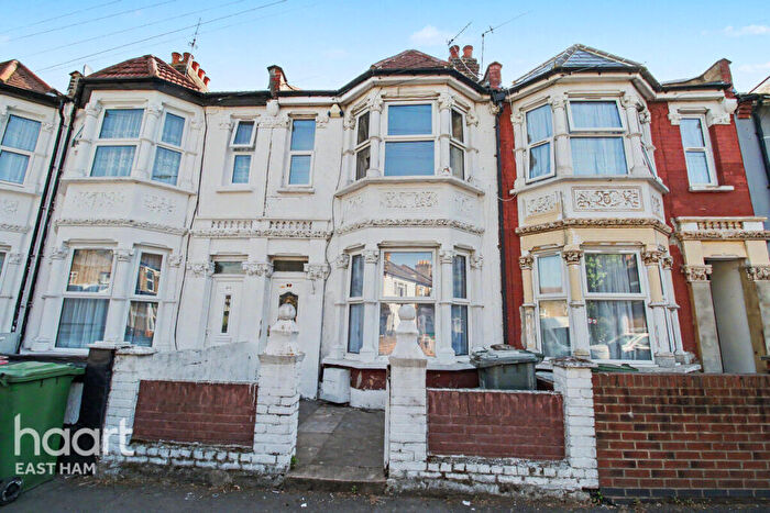 5 Bedroom Terraced House To Rent In Boundary Road, London, E13