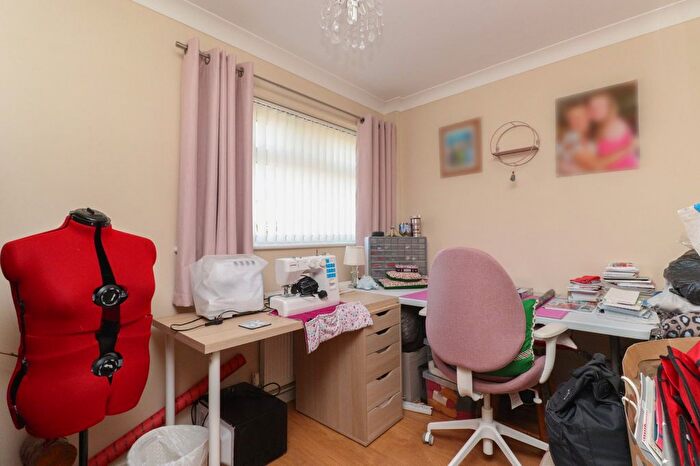 2 Bedroom Bungalow For Sale In Halstead Gardens, Margate, CT9