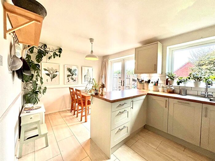 2 Bedroom End Of Terrace House For Sale In Chestnut Square, Leamington Spa, CV32