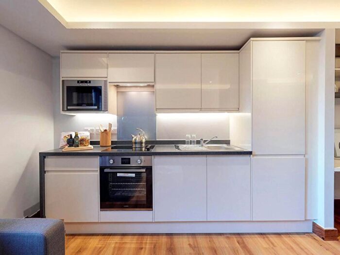 Apartment To Rent In Apt, Oasis Residence #, LS2