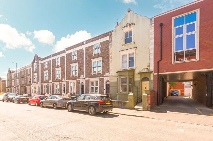 1 Bedroom Apartment For Sale In Brigstocke Road, St Paul's, BS2
