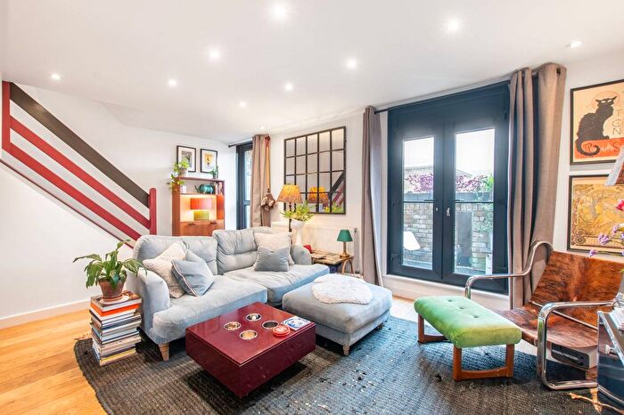 2 Bedroom Maisonette To Rent In St Ervans Road, Ladbroke Grove, London, W10