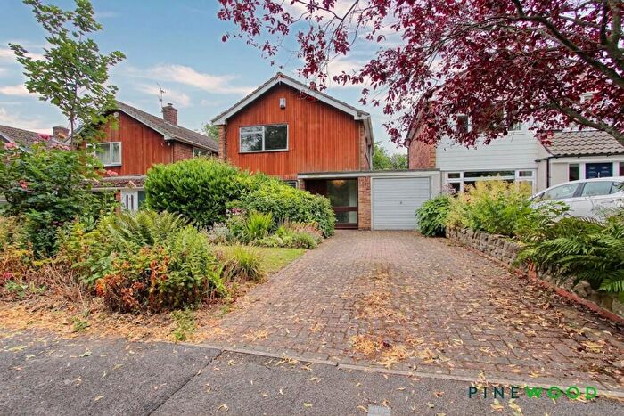 3 Bedroom Link Detached House For Sale In Station New Road, Old Tupton, S42
