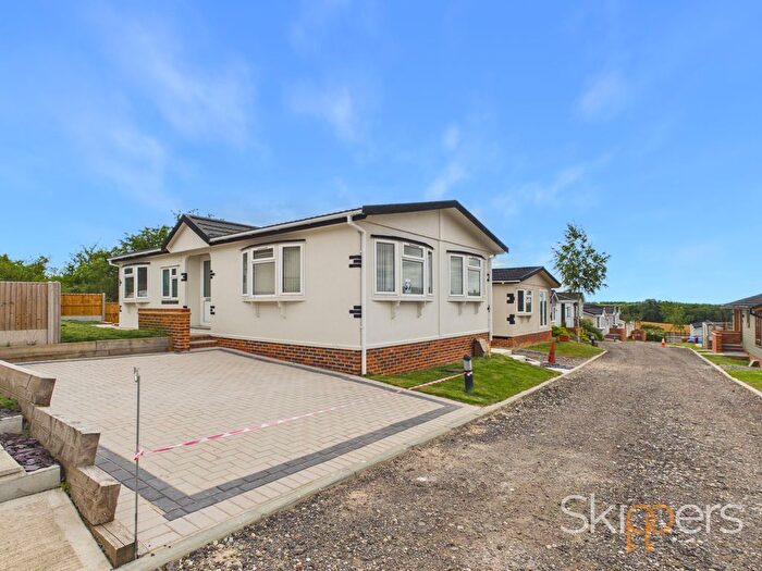 2 Bedroom Park Home For Sale In Yew Tree Park Homes, Charing, TN27