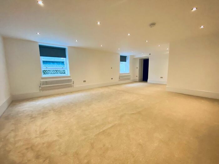 2 Bedroom Duplex To Rent In St Mary's Gate, Derby, DE1