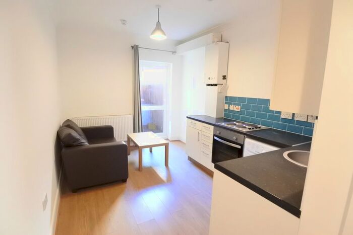 1 Bedroom Flat To Rent In High Road, Willesden, NW10