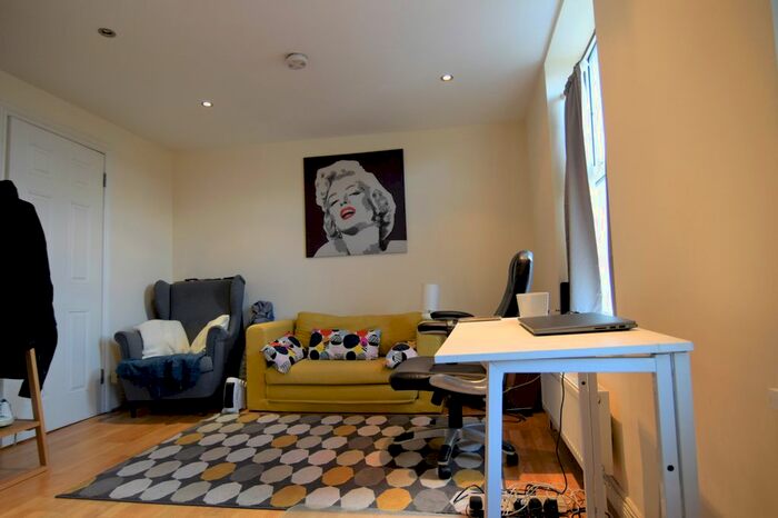 1 Bedroom Flat To Rent In New North Road, London, N1