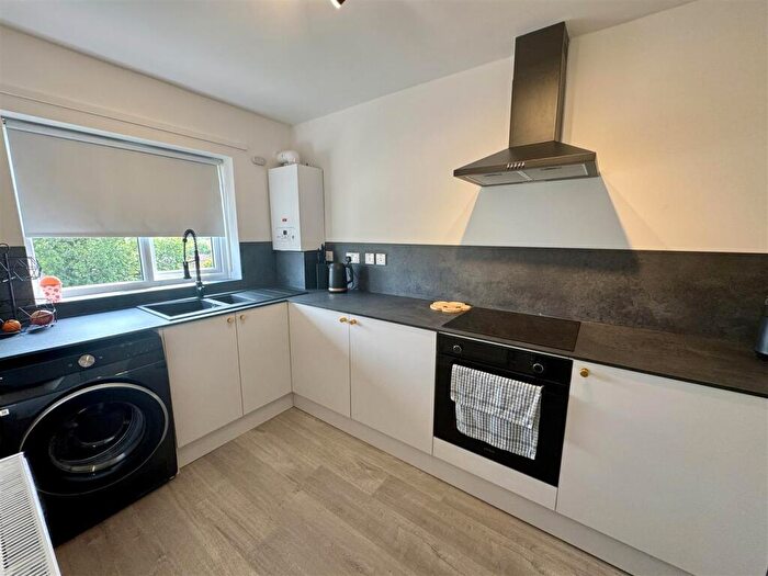 1 Bedroom Apartment To Rent In Hamilton Avenue, Halesowen, B62