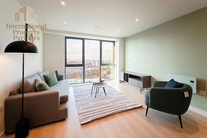 2 Bedroom Flat To Rent In Waterhouse Gardens, Dutton Street, Manchester, M3