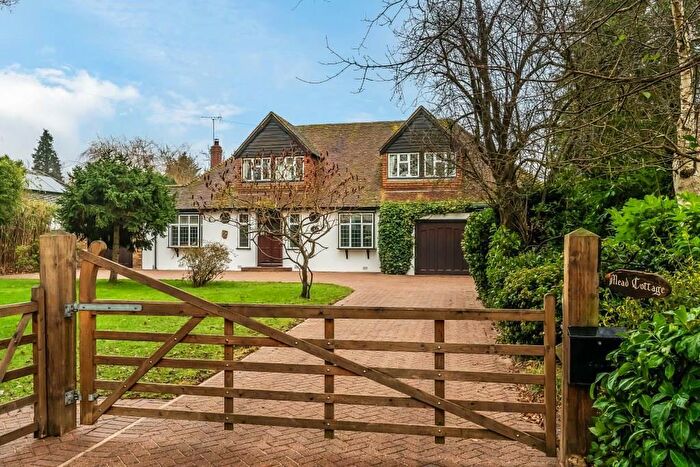 4 Bedroom Detached House For Sale In Meadowside, Great Bookham, KT23