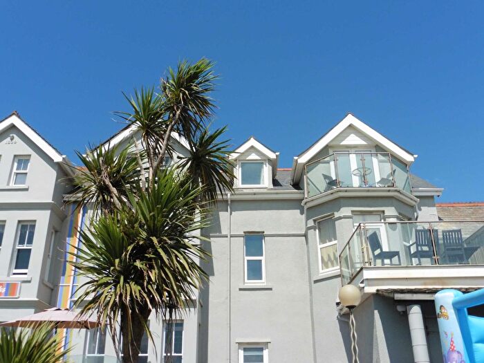 3 Bedroom Flat To Rent In Crooklets, Bude, EX23