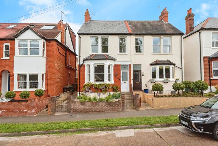 3 Bedroom Semi Detached House For Sale In Donnington Road, Worcester Park, KT4