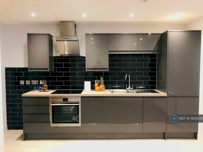 2 Bedroom Flat To Rent In Sherwood House Stones Courtyard, Chesham, HP5