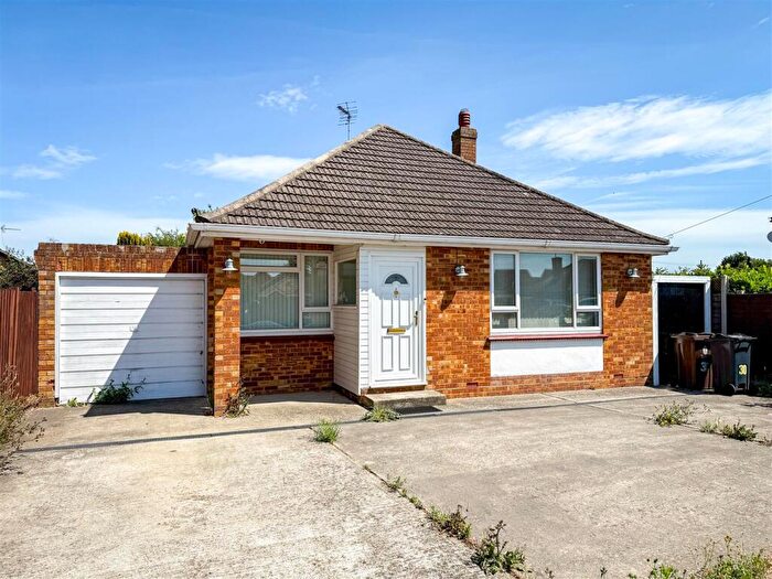 3 Bedroom Detached Bungalow For Sale In Little Clacton Road, Clacton-On-Sea, CO16