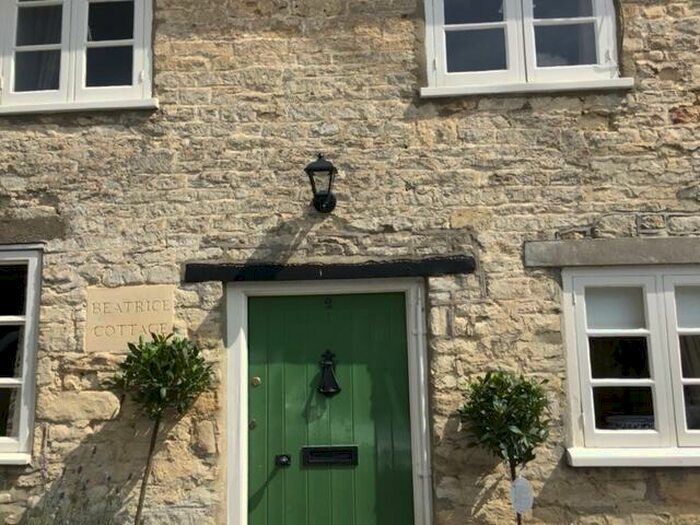 3 Bedroom Cottage To Rent In Sheepfair Lane, SN14