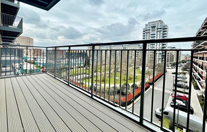 2 Bedroom Flat For Sale In Beaufort Square, London, NW9