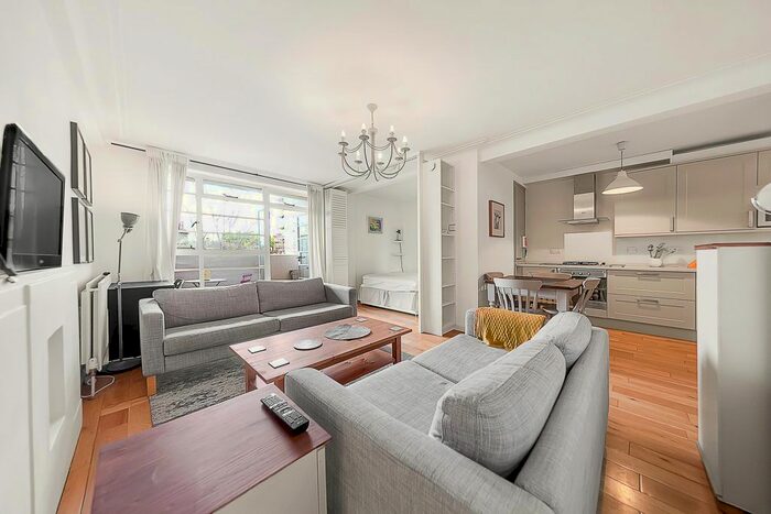 1 Bedroom Flat To Rent In Sheen Road, Richmond, TW9