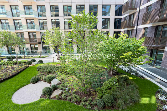 3 Bedroom Apartment To Rent In Merino Gardens, London, E1W