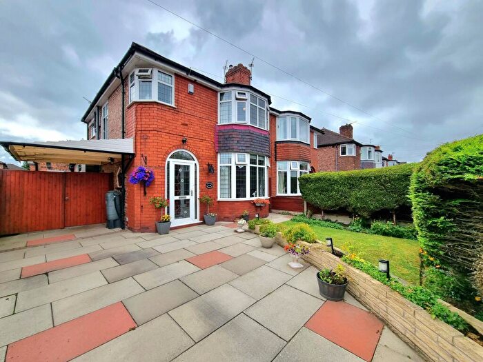 3 Bedroom Semi-Detached House For Sale In Briarlands Avenue, Sale, M33