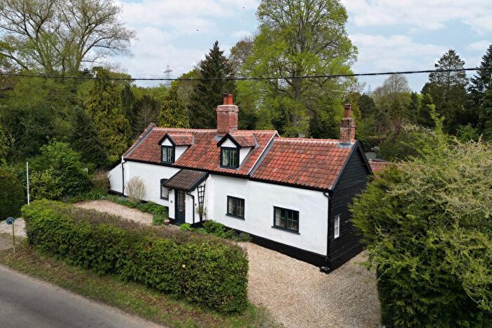 4 Bedroom Cottage For Sale In Church Road, Swainsthorpe, Norwich, NR14