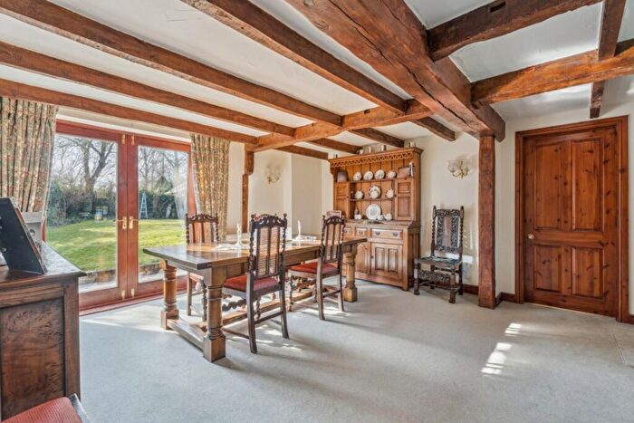4 Bedroom Detached House For Sale In Thame Road, Longwick, HP27