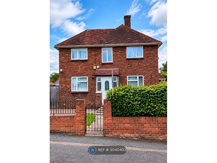 3 Bedroom End Of Terrace House To Rent In Woodbridge Lane, Romford, RM3
