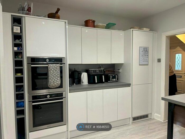 3 Bedroom Semi-Detached House To Rent In Berry Green, Stretham, Ely, CB6