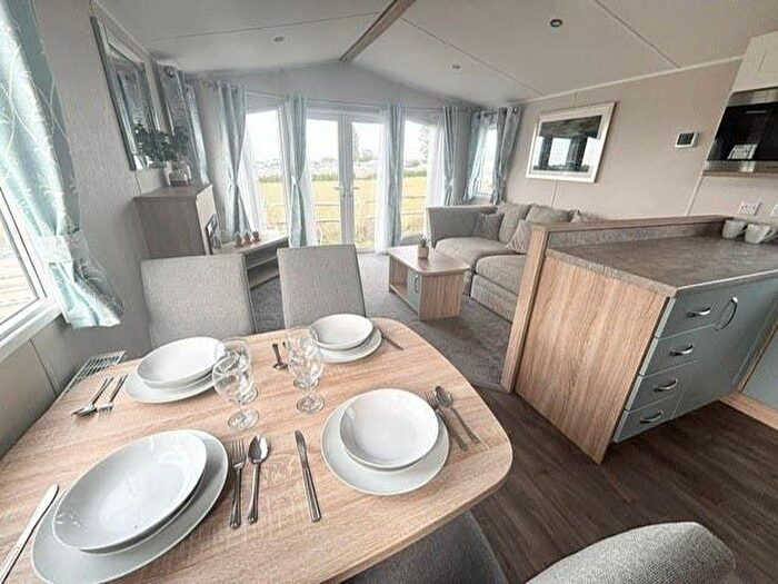 3 Bedroom Mobile/park Home For Sale In Leysdown Road, Leysdown-On-Sea, Sheerness, ME12