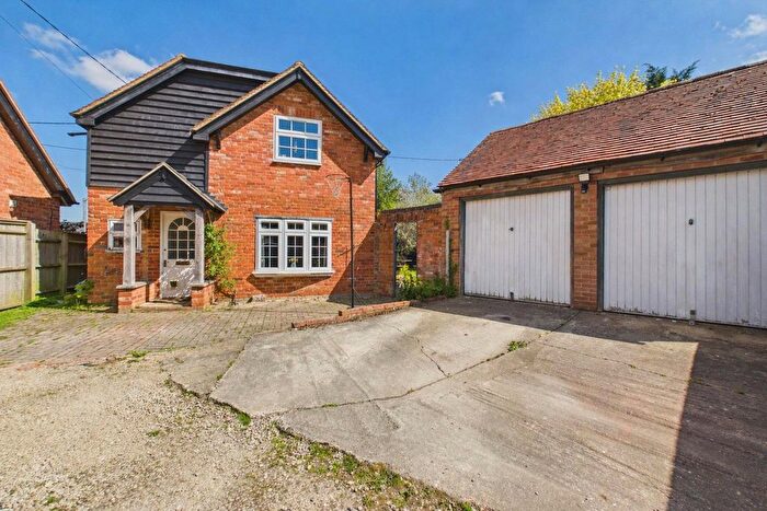 3 Bedroom Detached House For Sale In South Stoke Road, Woodcote, Reading, Oxfordshire, RG8