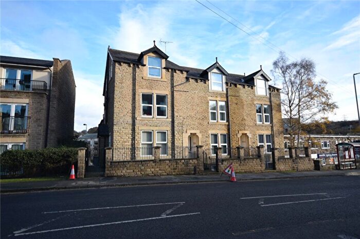 2 Bedroom Apartment To Rent In Flat, Low Lane, Horsforth, Leeds, West Yorkshire, LS18