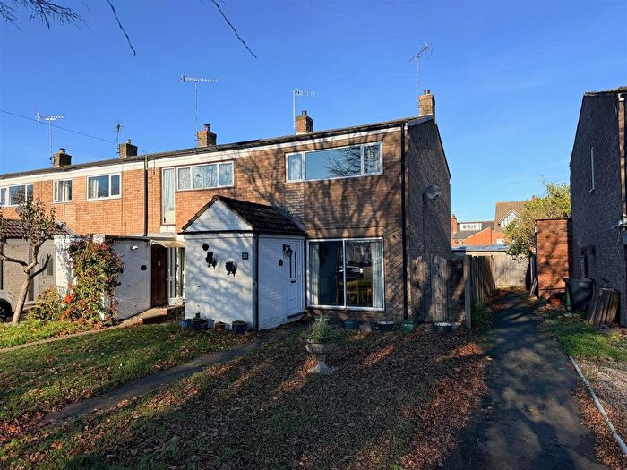 2 Bedroom End Terrace House For Sale In Heathfield Gardens, Stourbridge, DY8