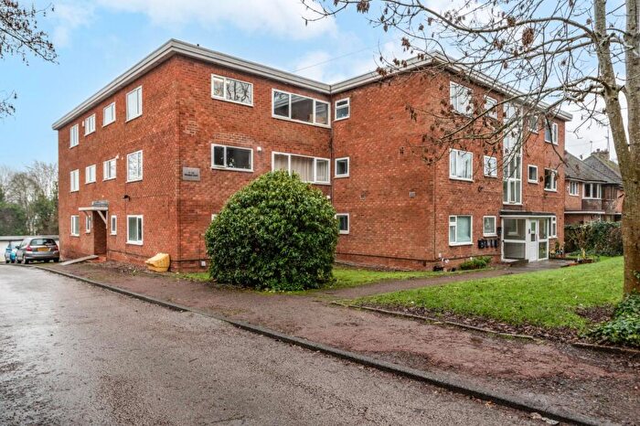 2 Bedroom Apartment For Sale In Redditch Road, Kings Norton, Birmingham, West Midlands, B38