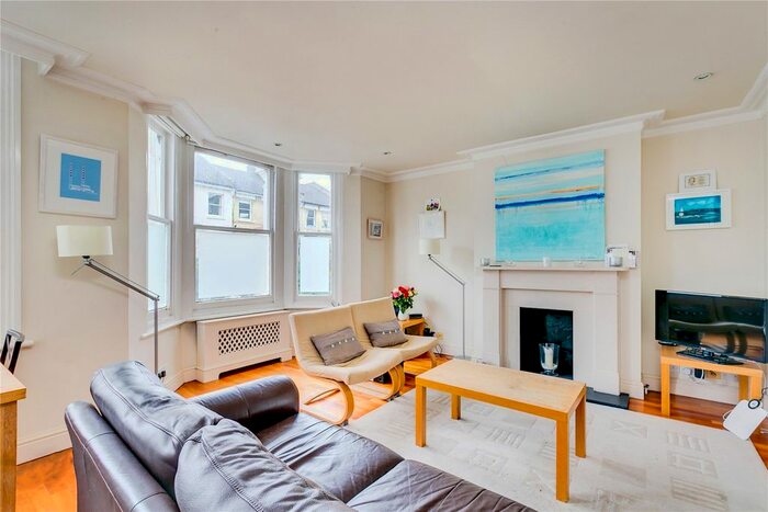 1 Bedroom Flat To Rent In Tournay Road, Fulham, SW6