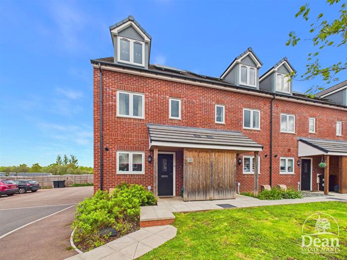 3 Bedroom End Of Terrace House For Sale In St. Hilaire Avenue, Coleford, GL16