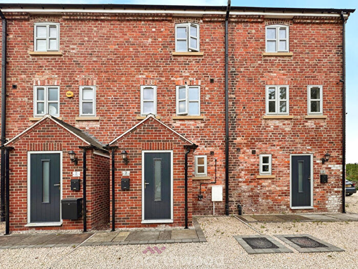 2 Bedroom Town House To Rent In Spring Cottages, Sugar Mill Po, Rawcliffe Bridge, Goole, DN14