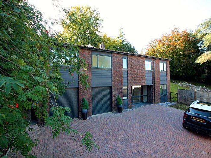 5 Bedroom Detached House For Sale In Hartley Hill, Purley, CR8