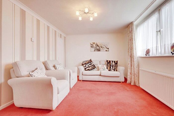 2 Bedroom Flat For Sale In East Street, Southend-On-Sea, SS2