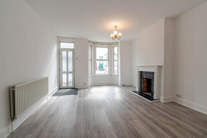 4 Bedroom Terraced House To Rent In Rochester Avenue, Rochester, Kent, ME1