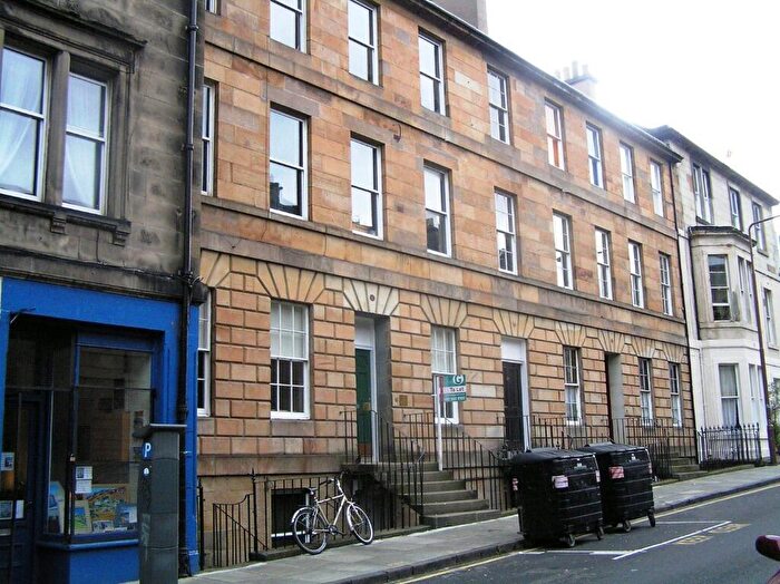 4 Bedroom Flat To Rent In Grove Street, Edinburgh, EH3