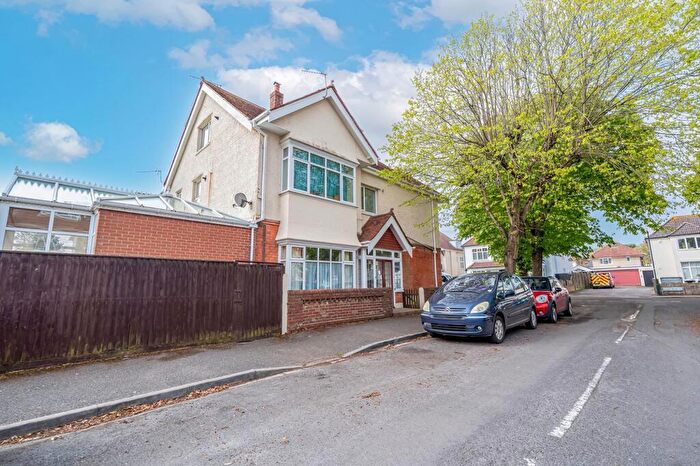 2 Bedroom Flat To Rent In Bracken Road, Bournemouth, BH6