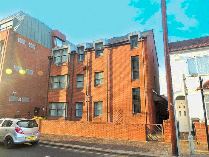 1 Bedroom Apartment To Rent In Cedar Road, Croydon, CR0