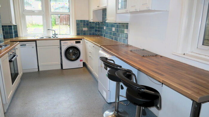 5 Bedroom Detached House To Rent In Somerley Road, Winton, Bournemouth, BH9